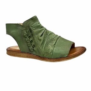 Miz Mooz Flaire leather sandals in aloe green, size 38 wide